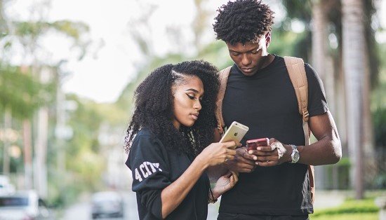 How to Hide Text Messages on Iphone from Girlfriend
